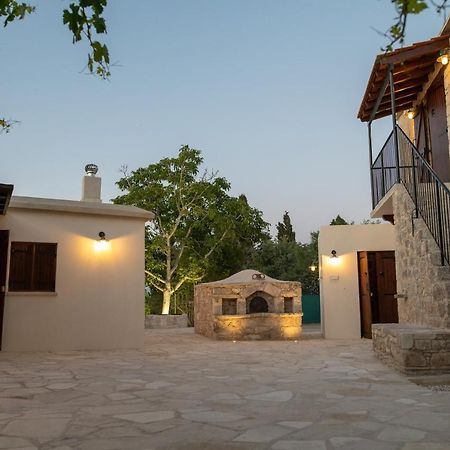 Droshia Traditional Homes, Coco-Mat Full Experience Dhrousha 外观 照片