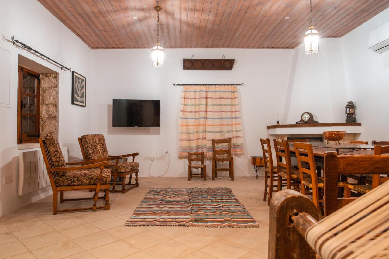Droshia Traditional Homes, Coco-Mat Full Experience Dhrousha 外观 照片